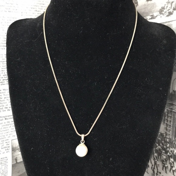 PEARL NECKLACE - Picture 2 of 4